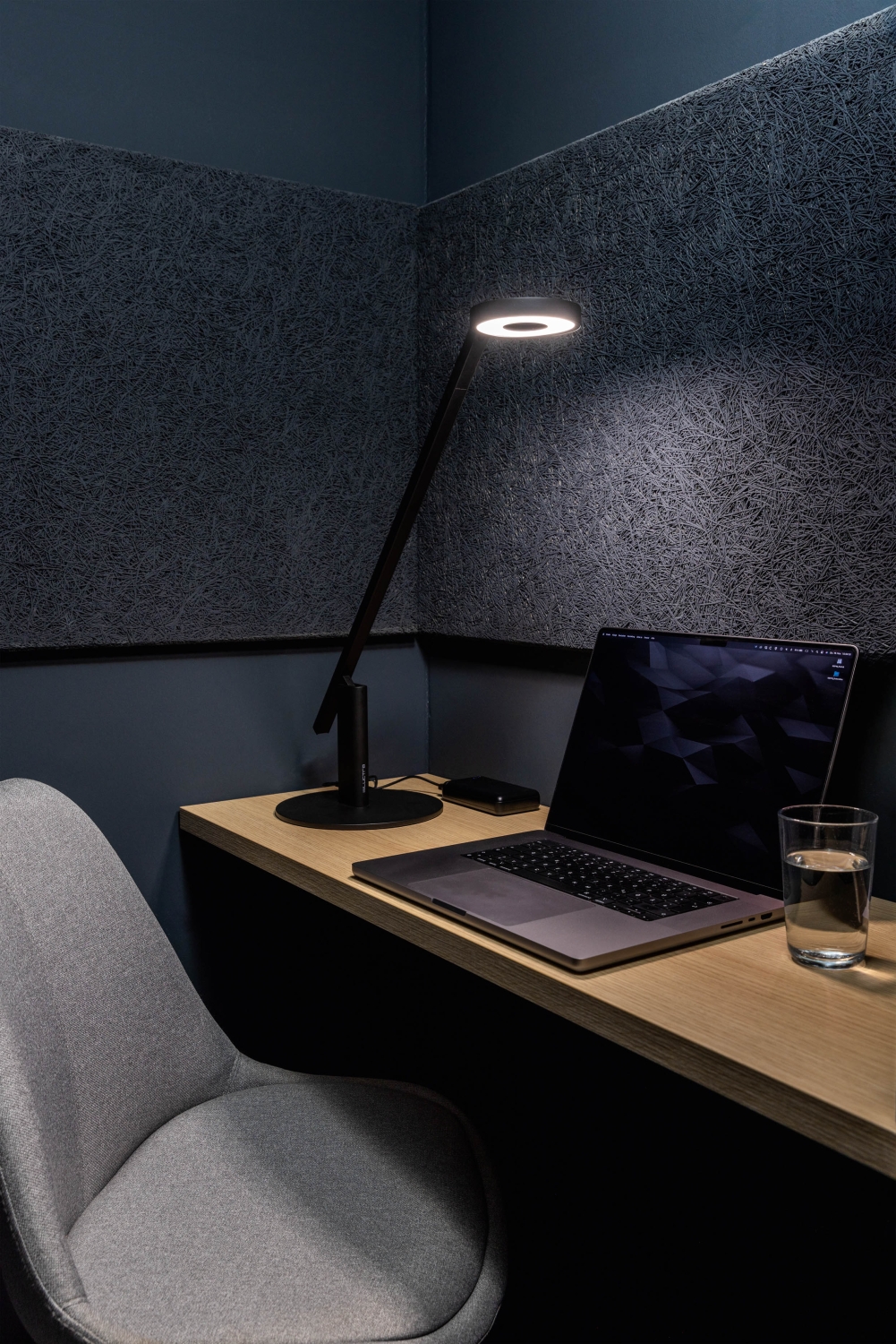 Luctra Table Lite 9214 01 APP U1 LR